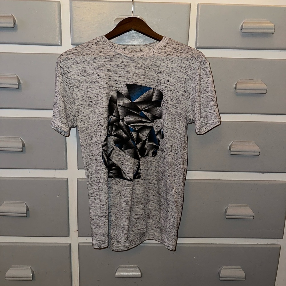 Karl Lagerfeld Gray Short Sleeve Tee with Bold Graphic